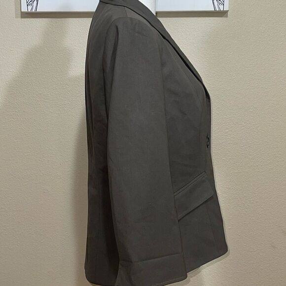 Lafayette 148 New York Blazer - Picture 4 of 9